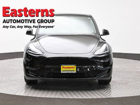 Used 2021 Tesla Model Y Long Range AWD/4WD image 2