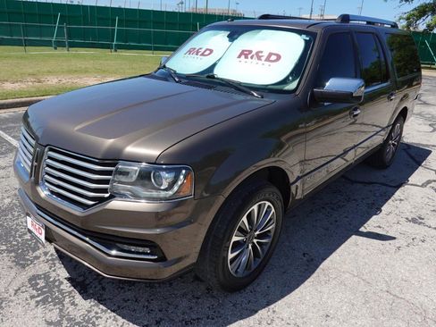 Used 2016 Lincoln Navigator L Select image 3