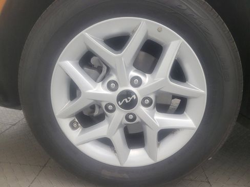 Used 2025 Kia Soul LX image 31