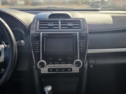 Used 2014 Toyota Camry SE image 15