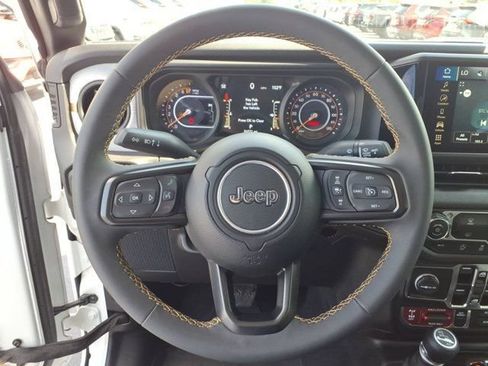 Used 2024 Jeep Gladiator Sport AWD/4WD image 19