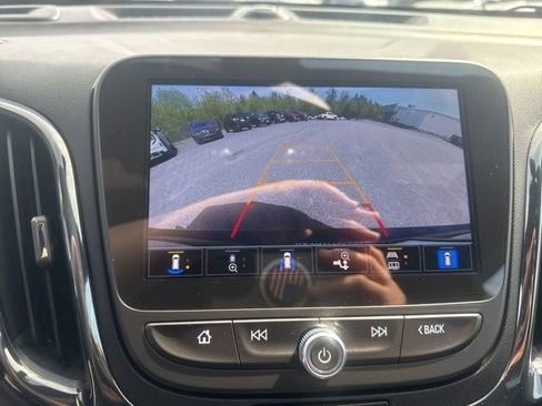 Used 2022 Chevrolet Equinox RS w/ Infotainment Package AWD/4WD image 21