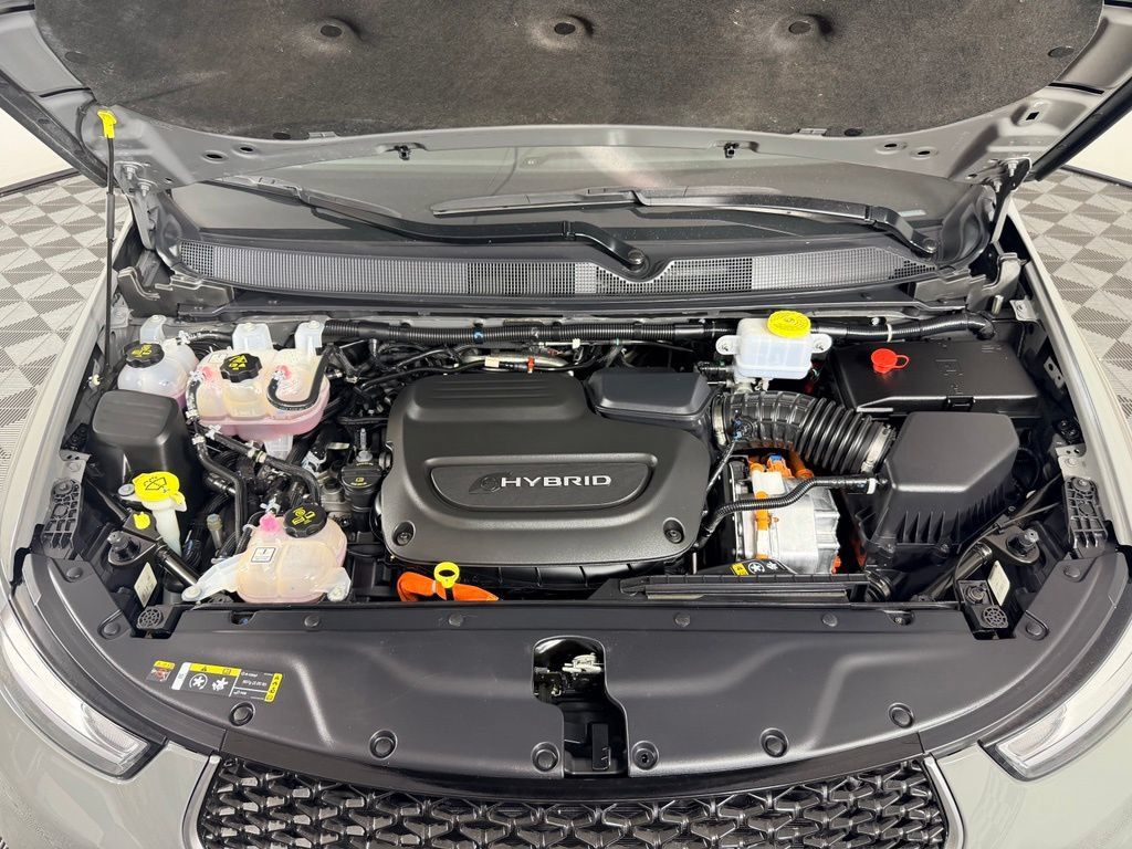 Used 2023 Chrysler Pacifica Pinnacle FWD image 37