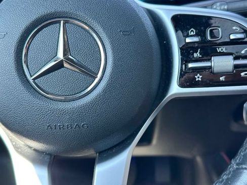 Used 2021 Mercedes-Benz GLB 250 4MATIC image 21