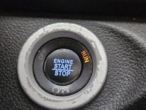 Used 2017 RAM 2500 Laramie w/ Convenience Group AWD/4WD image 16