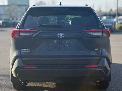 Used 2023 Toyota RAV4 SE w/ Weather & Moonroof Package image 4