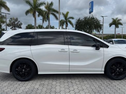 Used 2023 Honda Odyssey Sport image 15