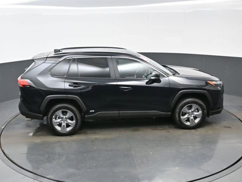 Used 2025 Toyota RAV4 XLE w/ Convenience Package image 42