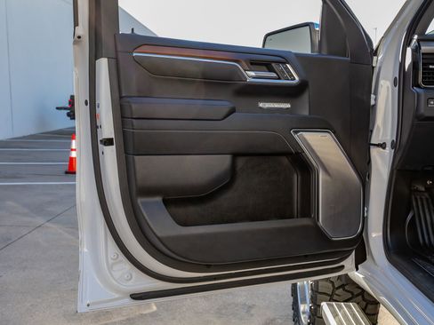 Used 2024 GMC Sierra 1500 Denali AWD/4WD image 34