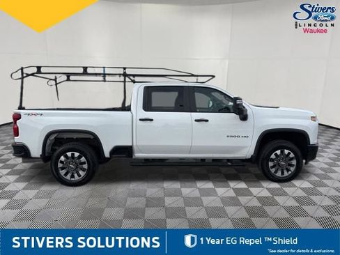 Used 2022 Chevrolet Silverado 2500 Custom w/ Custom Value Package AWD/4WD image 5