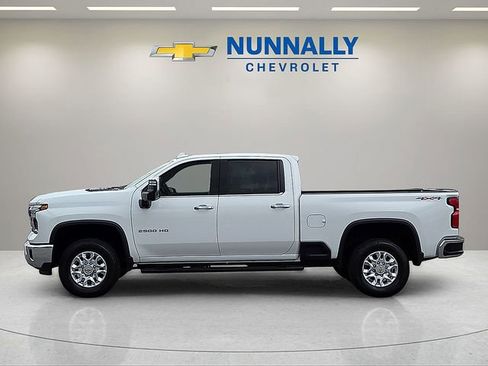 Certified 2024 Chevrolet Silverado 2500 LTZ w/ LTZ Convenience Package AWD/4WD image 2