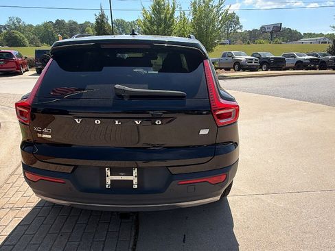 Used 2022 Volvo XC40 P8 Recharge Plus AWD/4WD image 9