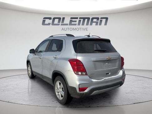 Used 2018 Chevrolet Trax LT w/ LT Convenience Package image 3