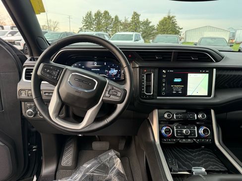 Used 2024 GMC Yukon Denali AWD/4WD image 14