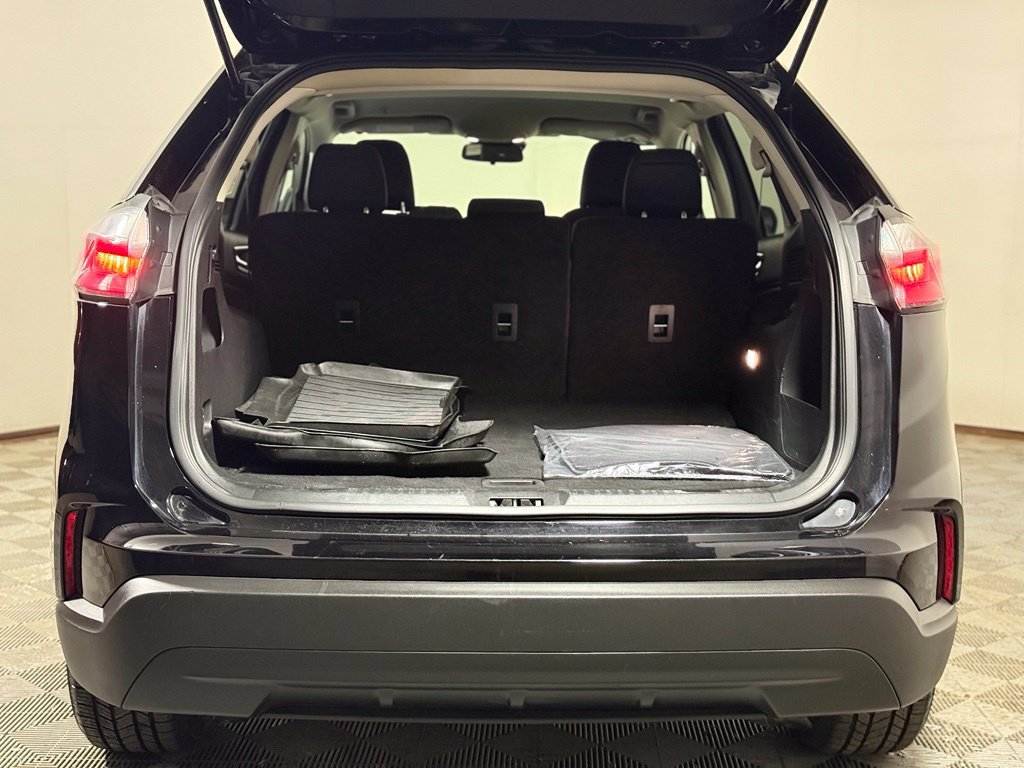 Used 2024 Ford Edge SE AWD/4WD image 6