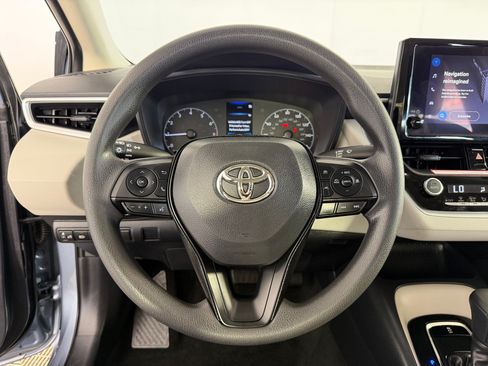 Used 2024 Toyota Corolla LE w/ LE Convenience Package FWD image 11