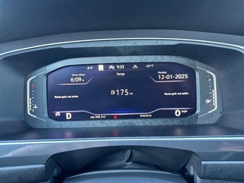 Certified 2022 Volkswagen Tiguan SEL R-Line image 22