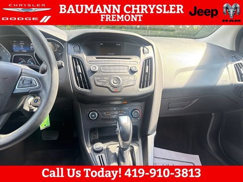 Used 2016 Ford Focus SE FWD image 17