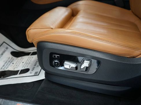 Used 2019 BMW X7 xDrive50i w/ Premium Package AWD/4WD image 32