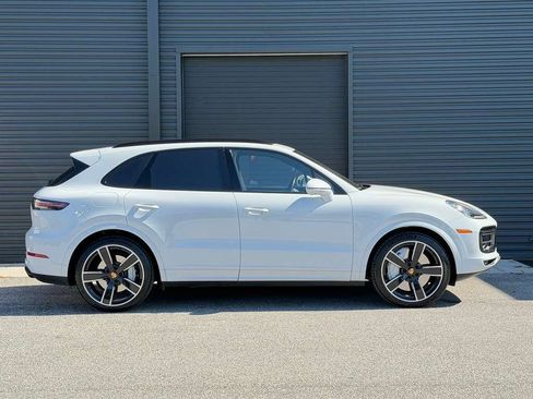 Certified 2019 Porsche Cayenne Turbo image 23