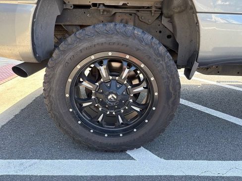 Used 2017 Nissan Titan SV AWD/4WD image 10