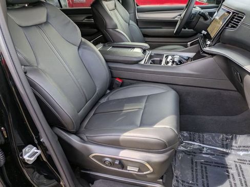 New 2026 Jeep Grand Wagoneer 4WD image 30