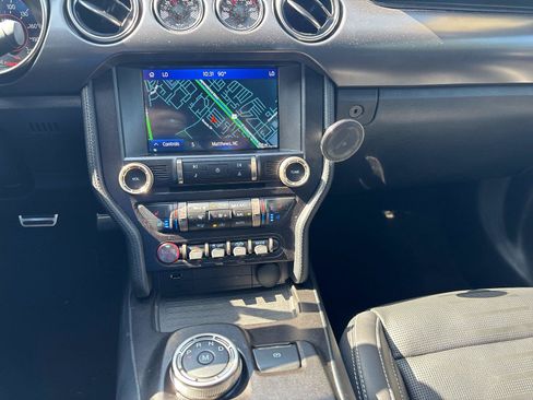Used 2021 Ford Mustang Shelby GT500 w/ Technology Package RWD image 26