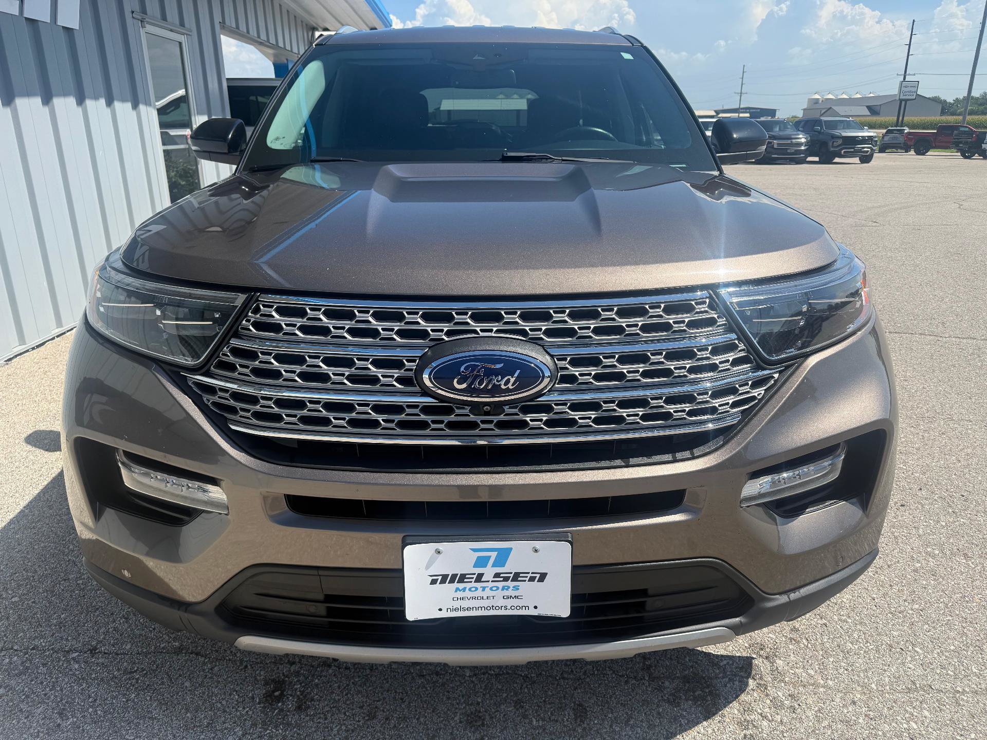 Used 2021 Ford Explorer Limited w/ Equipment Group 301A AWD/4WD image 3