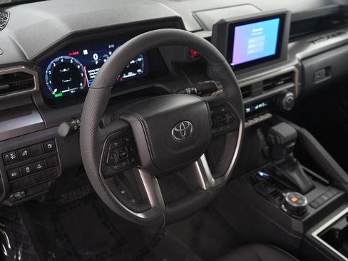 Used 2026 Toyota Tacoma TRD Off-Road AWD/4WD image 19