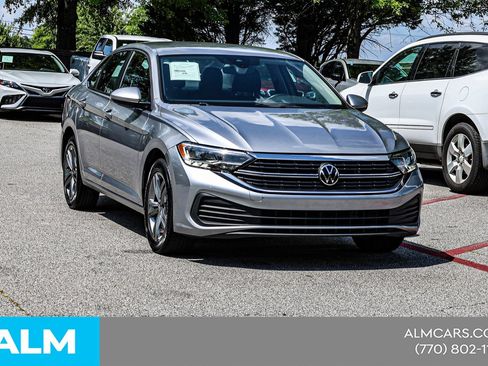 Used 2024 Volkswagen Jetta SE FWD image 6