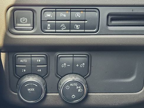 Used 2023 Chevrolet Tahoe Z71 w/ Luxury Package image 24