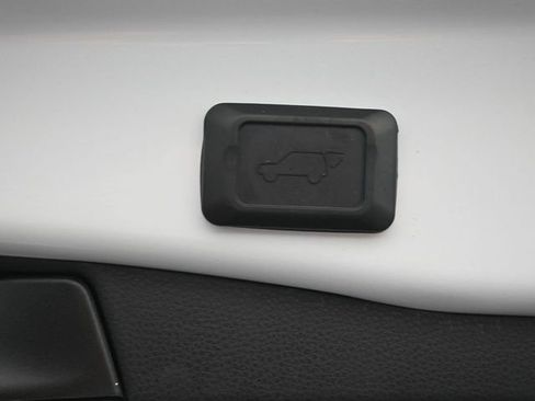 Certified 2022 Toyota RAV4 XLE w/ Convenience Package image 23