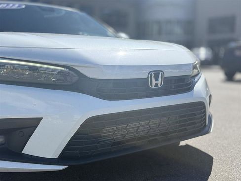 Used 2022 Honda Civic Touring image 11