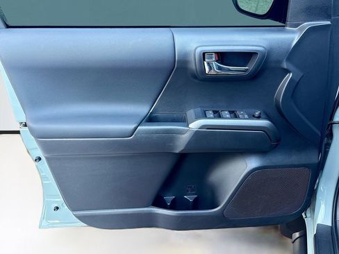 Certified 2023 Toyota Tacoma TRD Off-Road image 23