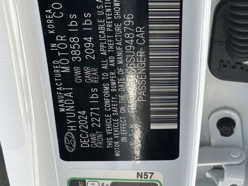 Used 2025 Hyundai Elantra Sport image 33