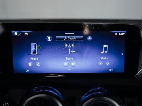 New 2025 Mercedes-Benz CLA 250 4MATIC image 21