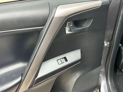 Used 2018 Toyota RAV4 XLE image 15