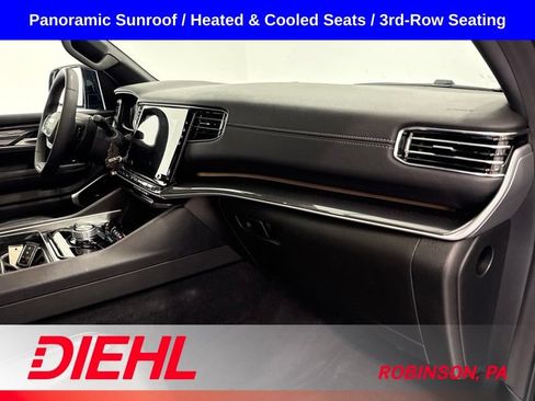 Used 2023 Jeep Wagoneer L 4WD w/ Premium Group I image 20