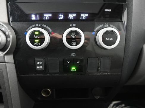 Used 2016 Toyota Sequoia SR5 AWD/4WD image 32