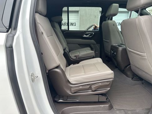 Used 2024 Chevrolet Suburban Z71 w/ Luxury Package AWD/4WD image 27