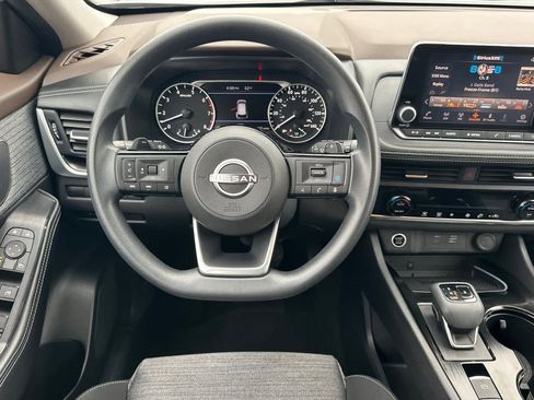 Used 2023 Nissan Rogue SV image 15