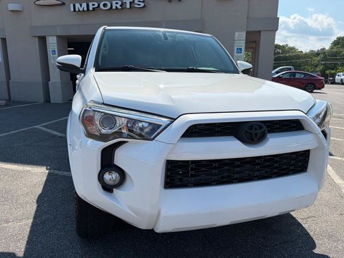 Used 2017 Toyota 4Runner SR5 Premium RWD image 3