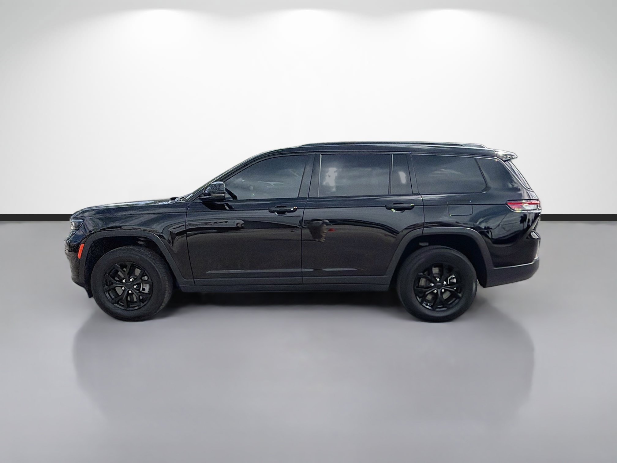 Used 2024 Jeep Grand Cherokee L Laredo AWD/4WD image 6