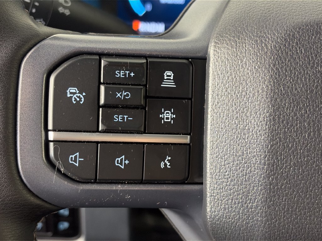 Used 2026 Ford F350 Lariat w/ Black Appearance Package AWD/4WD image 17