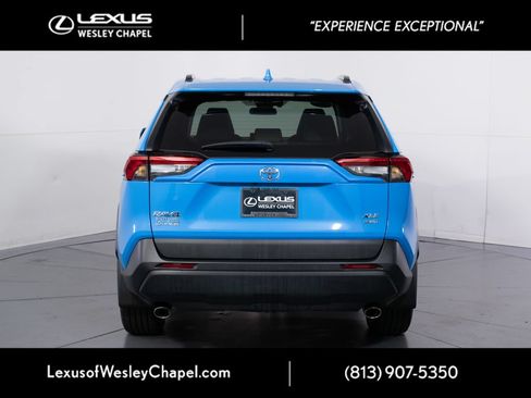 Used 2021 Toyota RAV4 XLE Premium AWD/4WD image 5