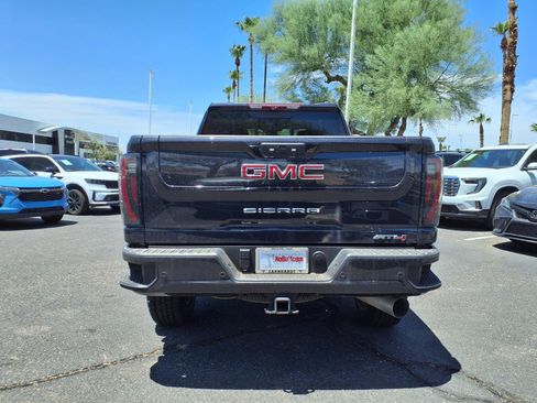 Used 2024 GMC Sierra 2500 AT4 w/ Technology Package AWD/4WD image 6