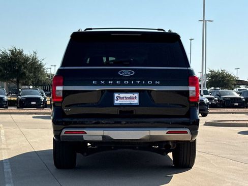 Used 2023 Ford Expedition XLT AWD/4WD image 6