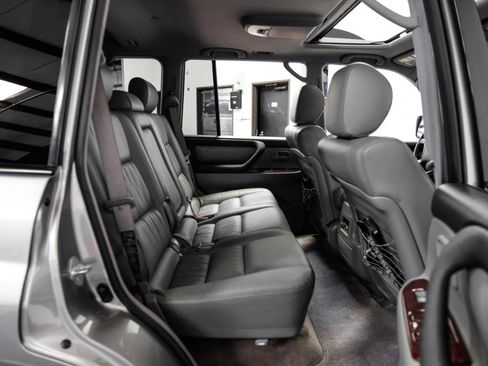 Used 2006 Toyota Land Cruiser image 34