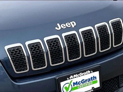 Used 2021 Jeep Cherokee Latitude Plus AWD/4WD image 28