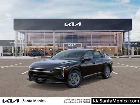 New 2025 Kia K4 LX image 1